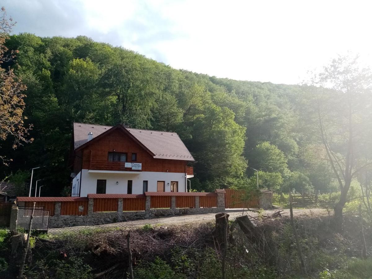 Livada Amely Gales Exterior foto