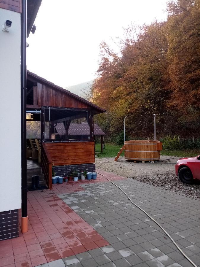Livada Amely Gales Exterior foto